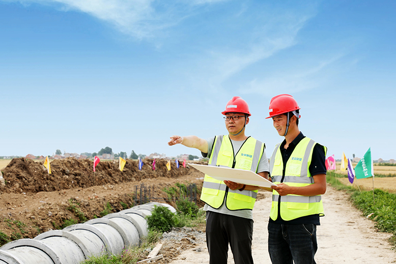 通榆鎮(zhèn)高標(biāo)準(zhǔn)農(nóng)田管涵施工加快推進(jìn)