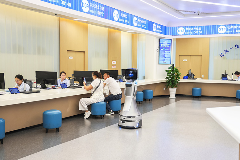 縣政務(wù)服務(wù)中心上新智能機(jī)器人