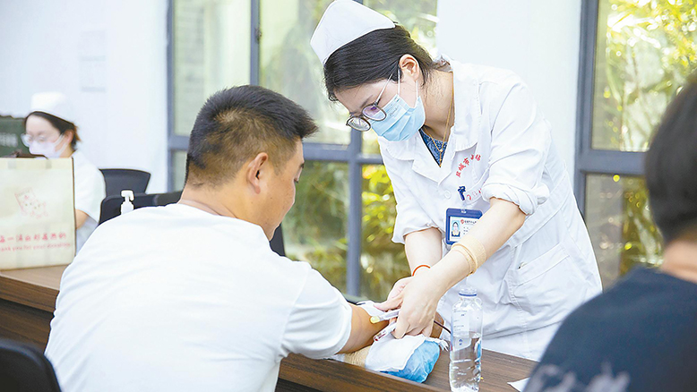濱海港片區(qū)組織轄區(qū)群眾開展無償獻(xiàn)血活動(dòng)